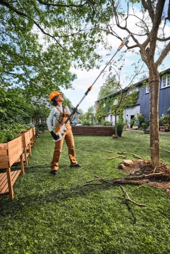 Akumulátorová vyvětvovací pila STIHL HTA 30 SET