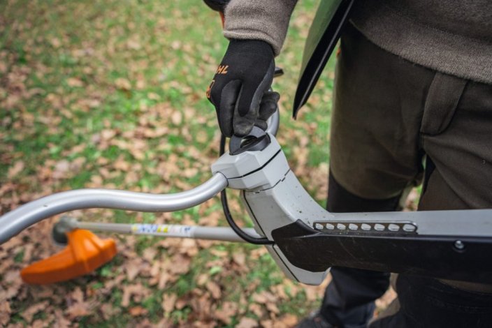 Akumulátorový křovinořez STIHL FSA 200