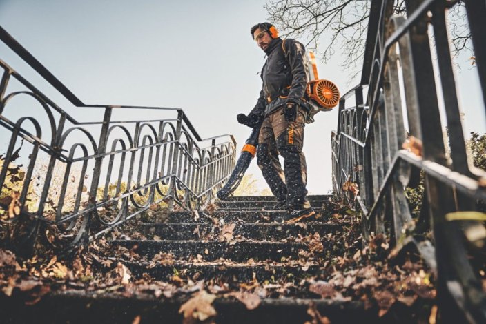AKU Foukač STIHL BGA 300