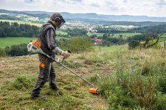 KŘOVINOŘEZ STIHL FS 235