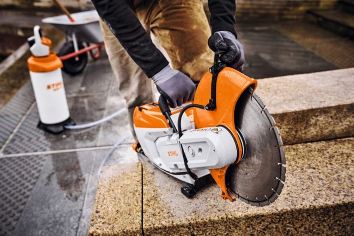 AKU Rozbrušovací stroj STIHL TSA 500 B