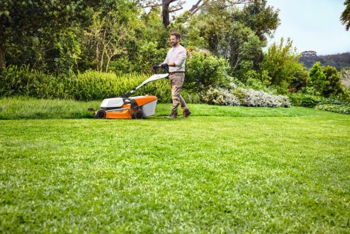 AKU sekačka STIHL RMA 253.3 T SET