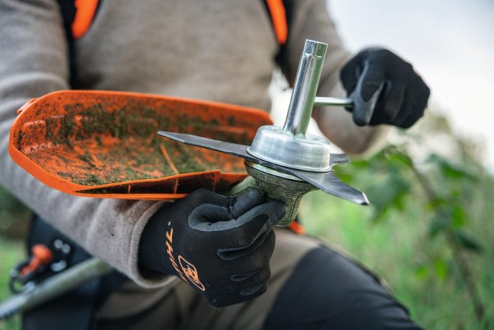 Akumulátorový křovinořez STIHL FSA 200