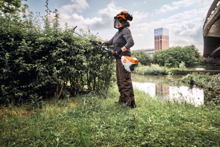 AKU teleskopické nůžky STIHL HLA 140