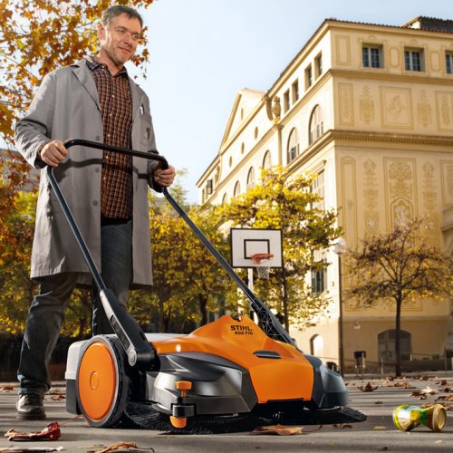 AKU Zametač STIHL KGA 770