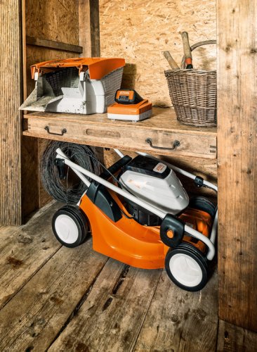 AKU Sekačka STIHL RMA 443