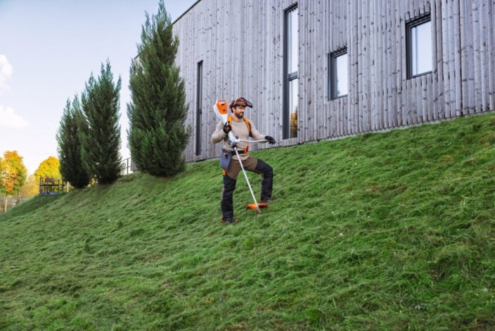 Akumulátorový křovinořez STIHL FSA 200