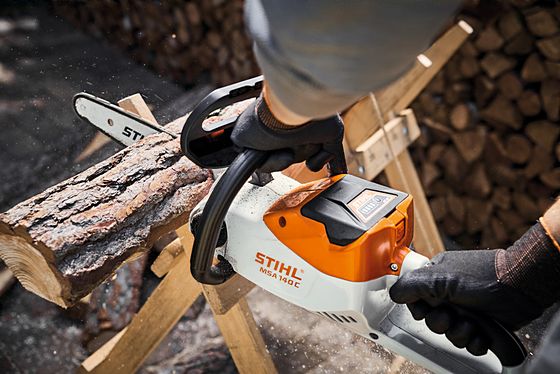 AKU pila STIHL MSA 140 C-B