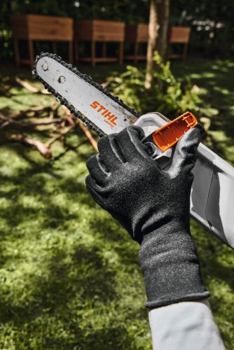 Akumulátorová vyvětvovací pila STIHL HTA 30 SET