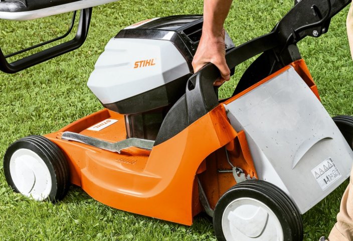 AKU Sekačka STIHL RMA 443