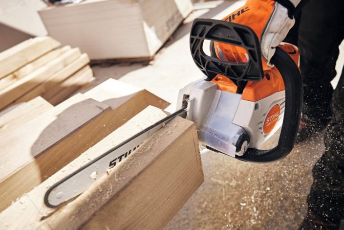 AKU pila STIHL MSA 200 C-B