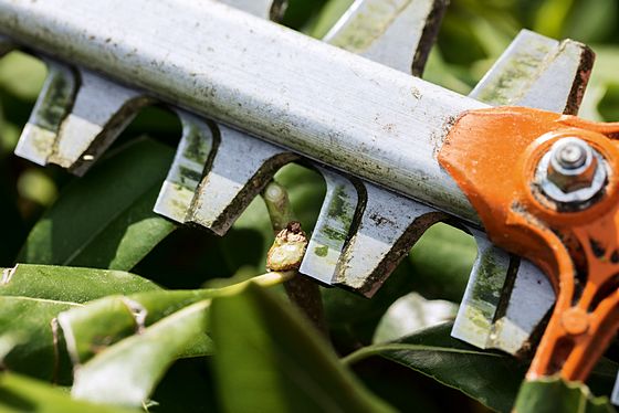 Benzínové zahradní nůžky STIHL HS 82 T